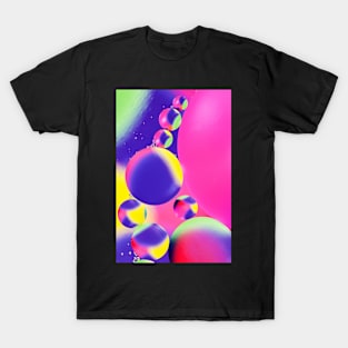 Colorful close up of oil drops in water T-Shirt